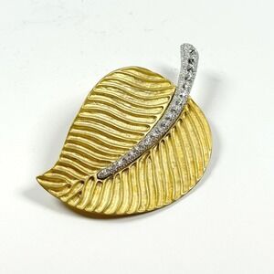 KJL Kenneth Jay Lane Rhinestone Leaf Brooch Brushed Goldtone 3.5" Crystal Pavé